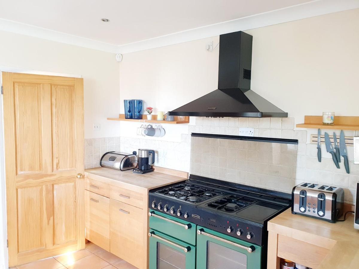 Specious 3Bed Property With Parking & Large Garden Aveley Ngoại thất bức ảnh