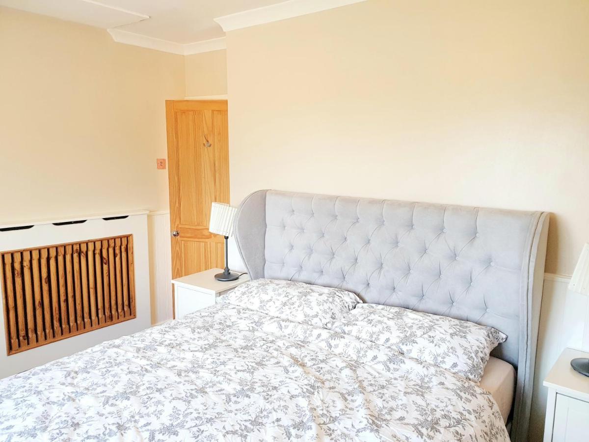 Specious 3Bed Property With Parking & Large Garden Aveley Ngoại thất bức ảnh